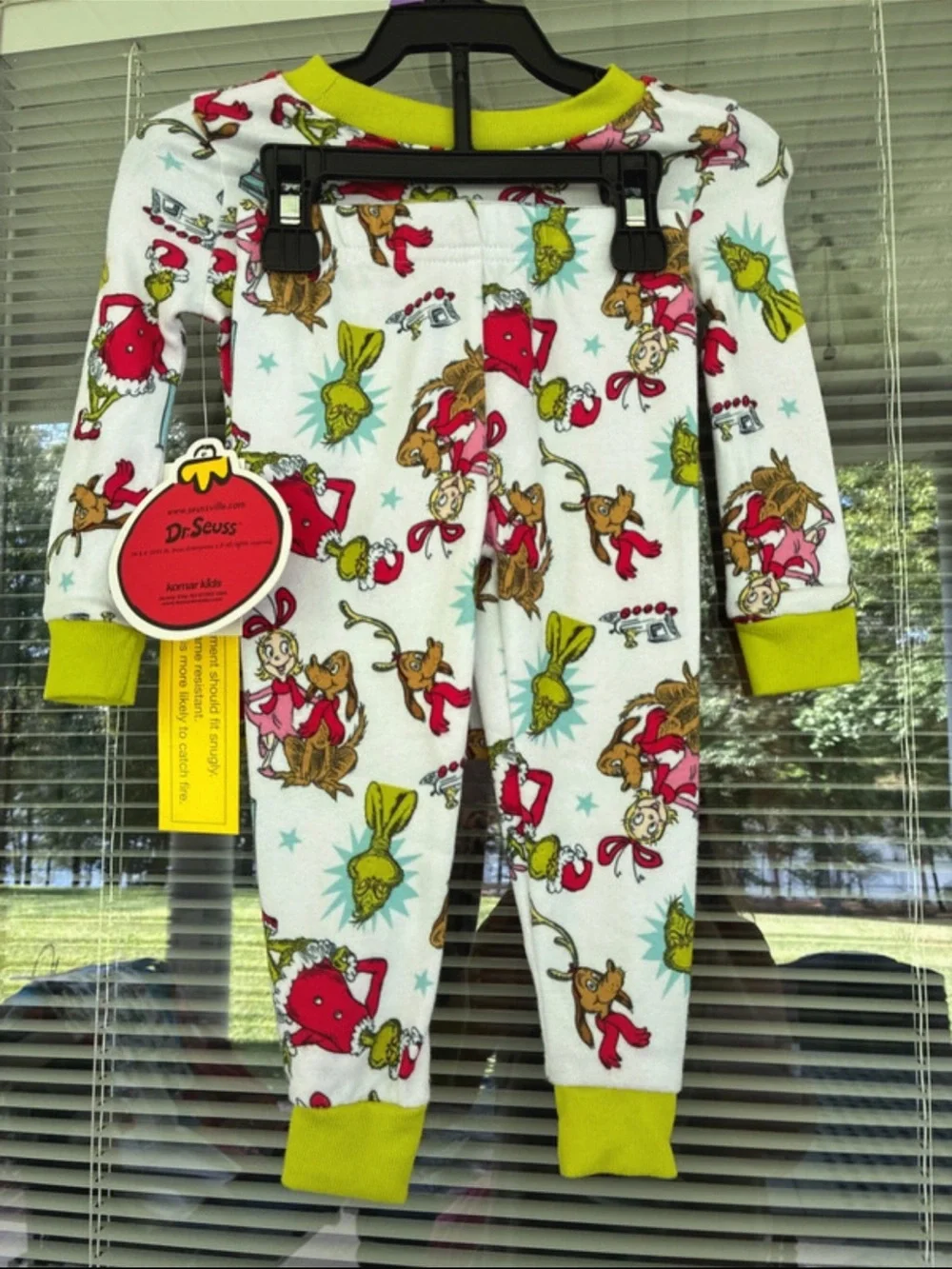 Kids  Grinch Holiday Pajama Set size 12 months new